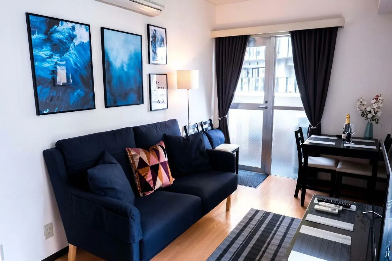 Charming Tokyo Apartment With Private Balcony 0*,